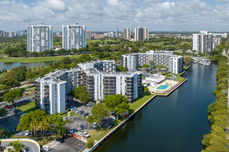 Ensenada Building I in Aventura, FL - Building Photo - Building Photo