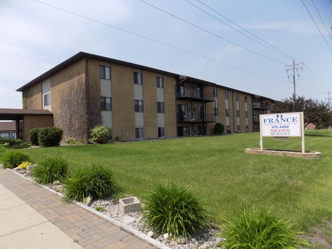 Bella Vista in Fargo, ND - Foto de edificio - Building Photo