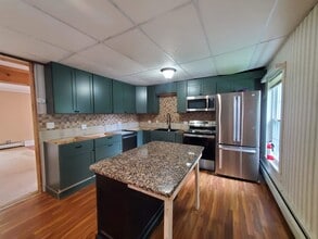 526 Canaan St in Canaan, NH - Building Photo - Building Photo