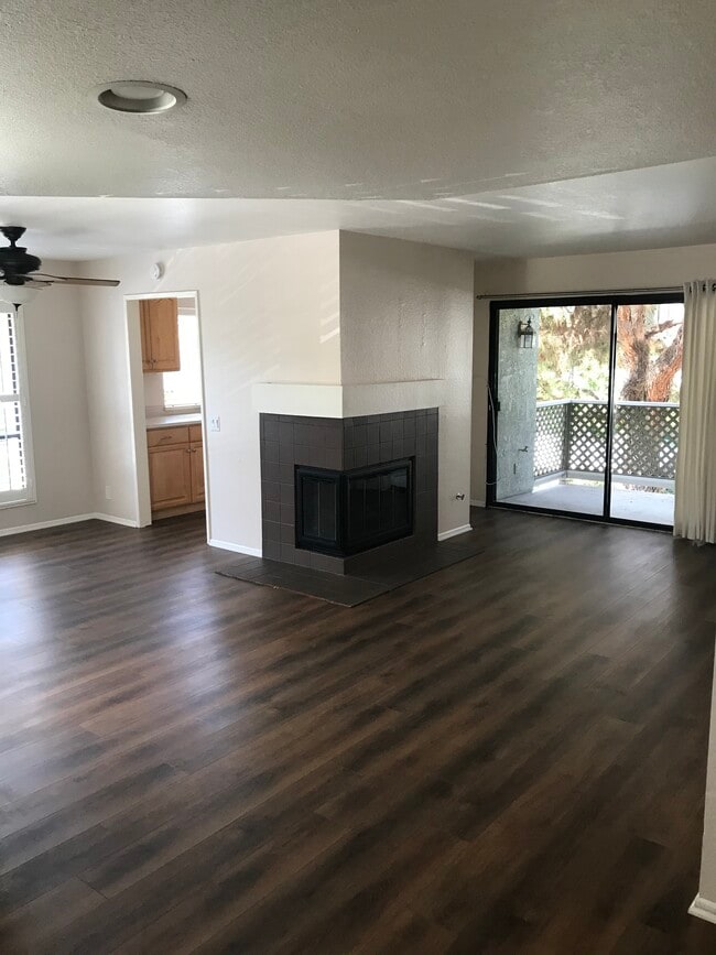 property at 3 Oak Spring Ln