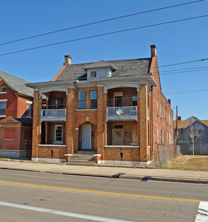 330 Warren St in Dayton, OH - Building Photo