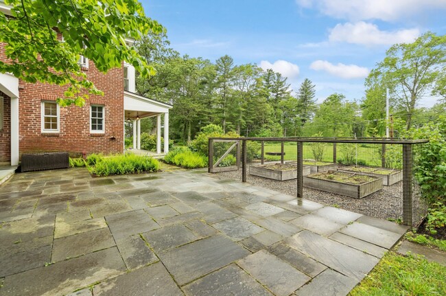229 Fairhaven Hill Rd in Concord, MA - Building Photo - Building Photo