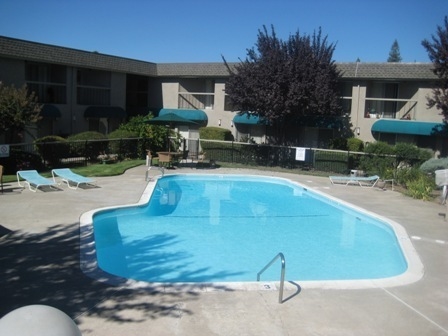 Pavilion Townhomes in Sacramento, CA - Foto de edificio - Building Photo