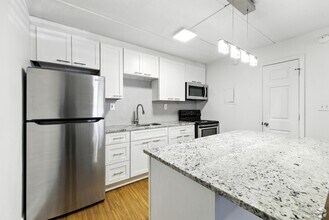 401 W Park Ave in Tallahassee, FL - Building Photo - Building Photo