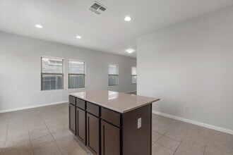 466 Spinnaker Loop in Kyle, TX - Building Photo - Building Photo