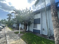 4745 S Texas Ave in Orlando, FL - Foto de edificio - Building Photo