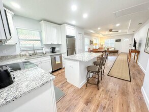 942 SE 7th Ave in Gainesville, FL - Building Photo - Building Photo