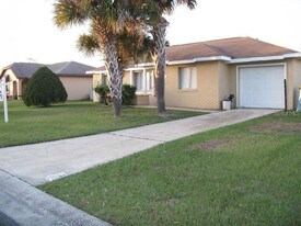 133 Guadalajara Dr in Kissimmee, FL - Building Photo
