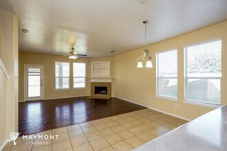 9215 Kransbury Ln in Houston, TX - Building Photo - Building Photo