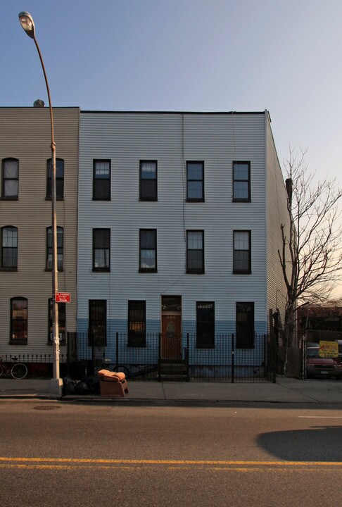 659 Bushwick Ave in Brooklyn, NY - Building Photo