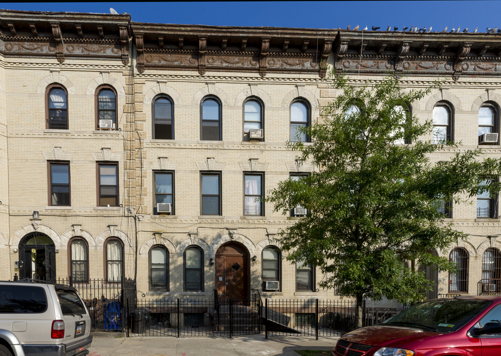 290 Suydam Street in Brooklyn, NY - Foto de edificio