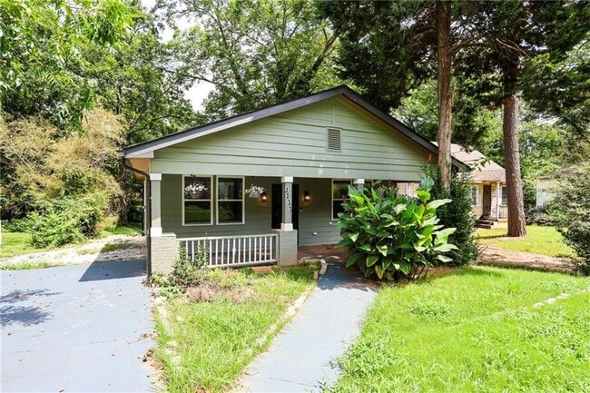 1333 Lyle Ave in East Point, GA - Building Photo - Building Photo