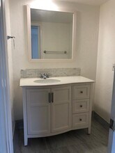 6884 N Kendall Dr in Pinecrest, FL - Foto de edificio - Building Photo