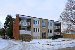 121 Tupper Cres in Kitchener, ON - Building Photo