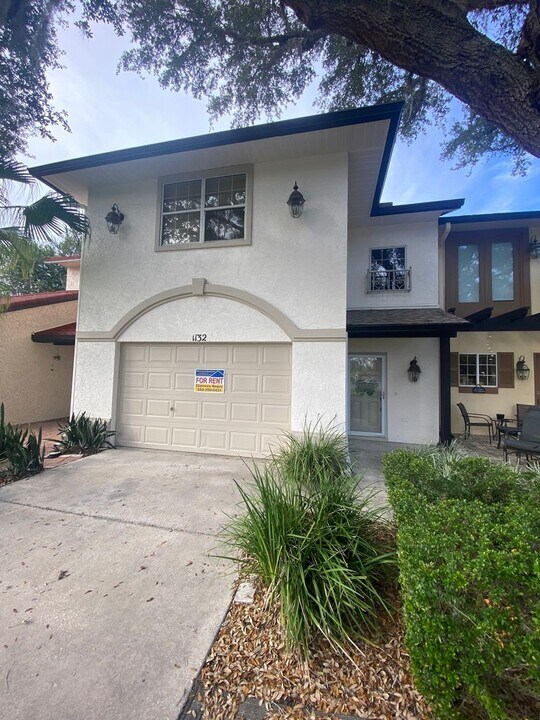 1132 Ave De Las Casas in Lady Lake, FL - Building Photo