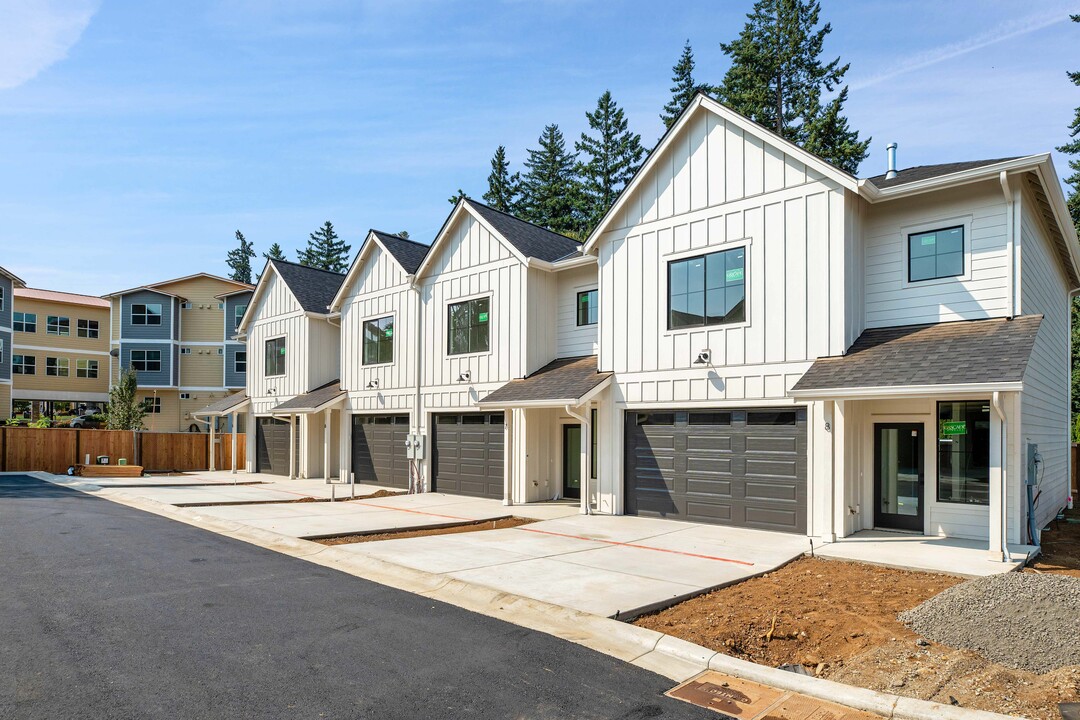 Landover Townhomes in Vancouver, WA - Building Photo