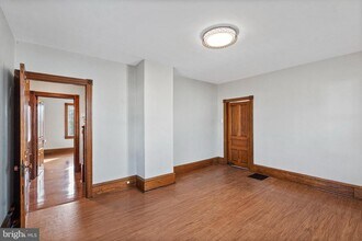 923 N Main St in Glassboro, NJ - Building Photo - Building Photo