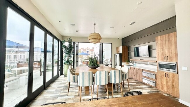 355 N Cleveland St in Oceanside, CA - Building Photo - Building Photo