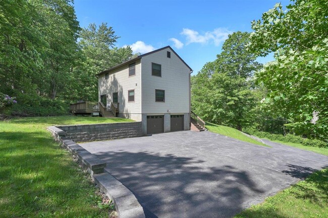 566 Bull Mill Rd in Chester, NY - Building Photo - Building Photo