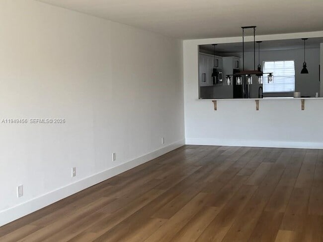 250 John F Kennedy Dr in Atlantis, FL - Building Photo - Building Photo