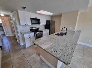 2474 Sweetwater Club Cir in Kissimmee, FL - Building Photo - Building Photo
