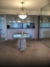 3520 Whitehall Dr-Unit -406 in West Palm Beach, FL - Building Photo - Building Photo