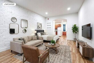 344 W 17th St in New York, NY - Building Photo - Building Photo