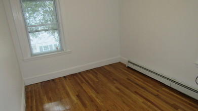 489 E Broadway, Unit 1 in Boston, MA - Foto de edificio - Building Photo