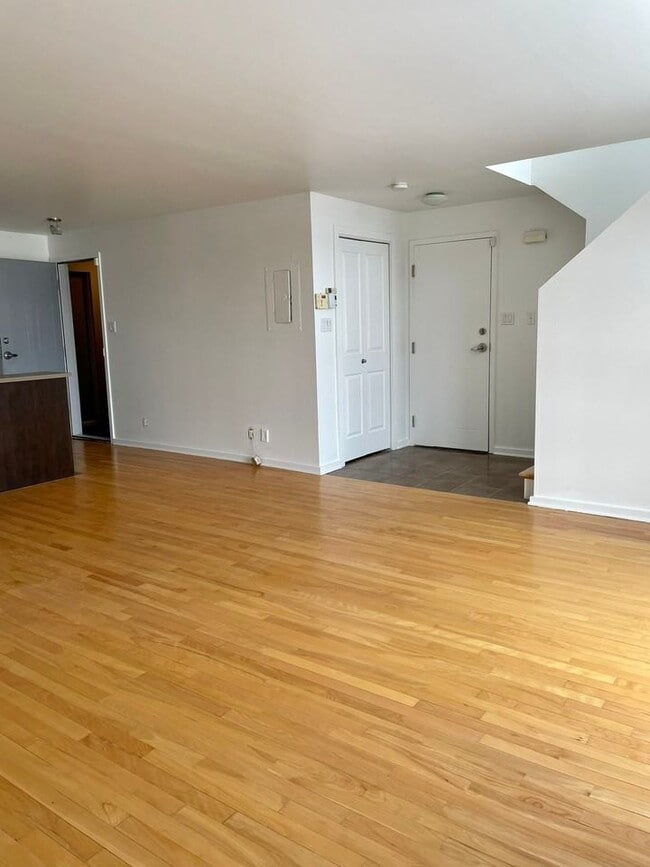 9984 Perras Boul in Montréal, QC - Building Photo - Building Photo