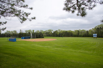 Laurel Place Apartments in Fergus Falls, MN - Building Photo - Building Photo