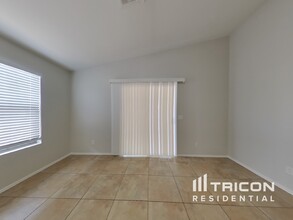 3426 W Wayland Dr in Phoenix, AZ - Building Photo - Building Photo