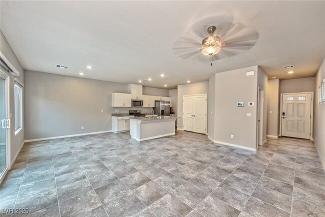 7850 W Shelbourne Ave in Las Vegas, NV - Building Photo - Building Photo