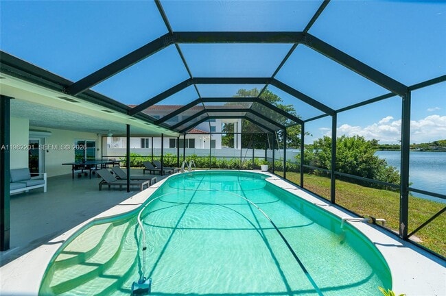 21320 NE 25th Ct in Miami, FL - Building Photo - Building Photo