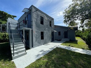 203 SW 10th Ave in Miami, FL - Building Photo - Building Photo