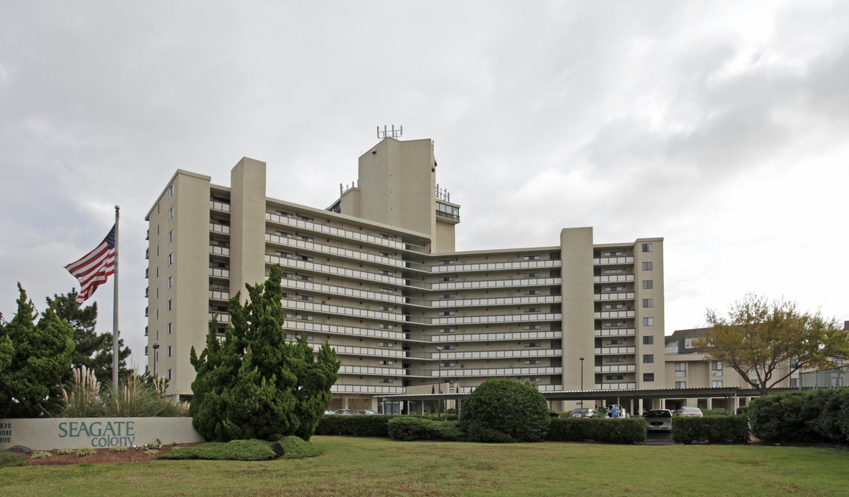 Seagate Colony in Virginia Beach, VA - Building Photo