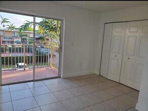 7510 SW 152nd Ave in Miami, FL - Building Photo - Building Photo