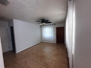 3234 35th Ave N in St. Petersburg, FL - Building Photo - Building Photo