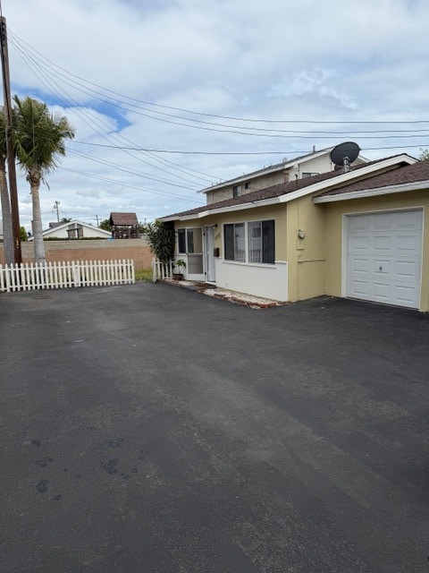 25044 Oak St, Unit Back in Lomita, CA - Foto de edificio - Building Photo