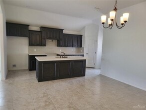2207 N 26th St in Hidalgo, TX - Building Photo - Building Photo
