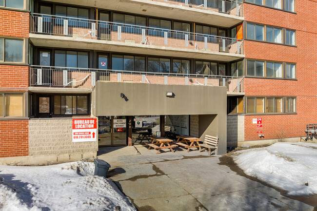 200 De La Cité-Des-Jeunes Boul in Gatineau, QC - Building Photo - Building Photo