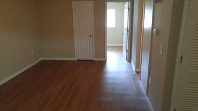 Coves at Columbus on Mayfield Place in Bexley, OH - Building Photo - Interior Photo