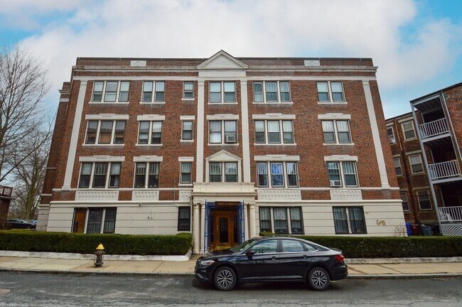 22 Sutherland Rd, Unit #2 in Boston, MA - Building Photo - Building Photo