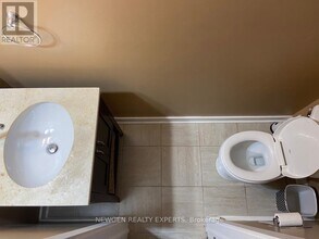 146 Fanshawe Dr in Brampton, ON - Building Photo - Building Photo