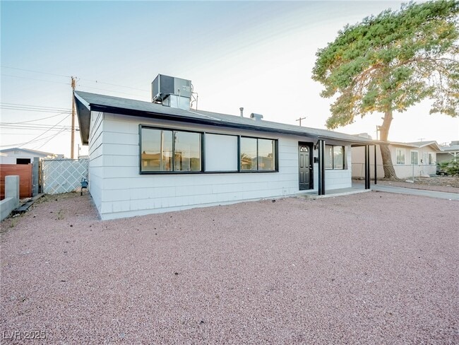 6217 Burgundy Way in Las Vegas, NV - Building Photo - Building Photo