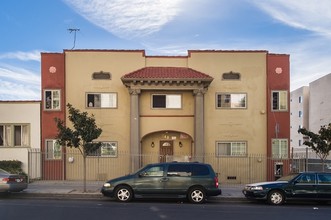 740 S Carondelet in Los Angeles, CA - Building Photo - Building Photo