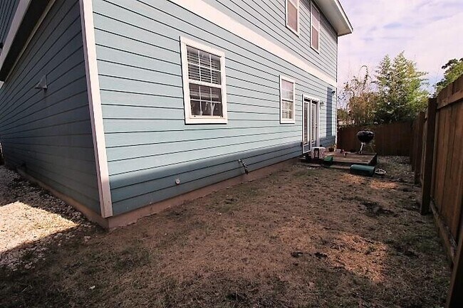 610 Maiden Ln in Austin, TX - Foto de edificio - Building Photo