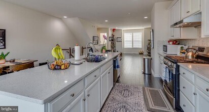 43688 Winterberry Wy in California, MD - Building Photo - Building Photo