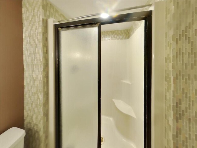 9864 Wake St NE in Circle Pines, MN - Foto de edificio - Building Photo