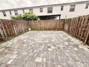 13306 SW 286th St in Homestead, FL - Foto de edificio - Building Photo