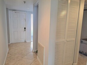 6562 Boca Del Mar Dr in Boca Raton, FL - Building Photo - Building Photo